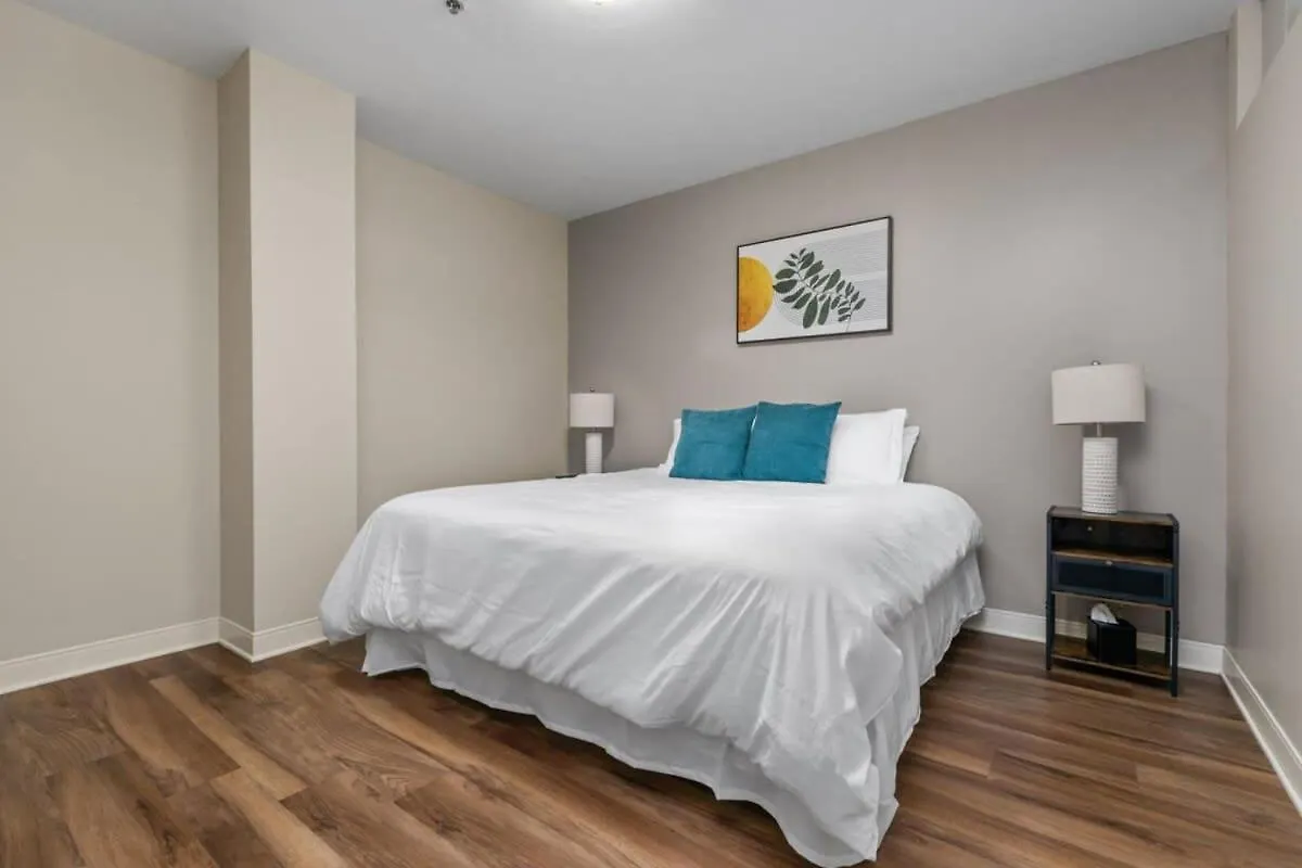 דירות פיטסבורג Sleek 2Br Downtown Retreat With Gym