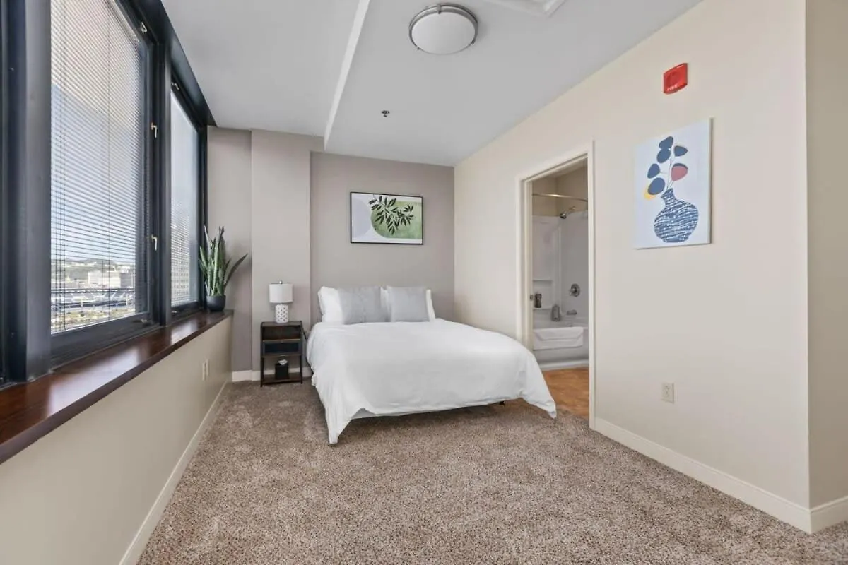 דירות פיטסבורג Sleek 2Br Downtown Retreat With Gym