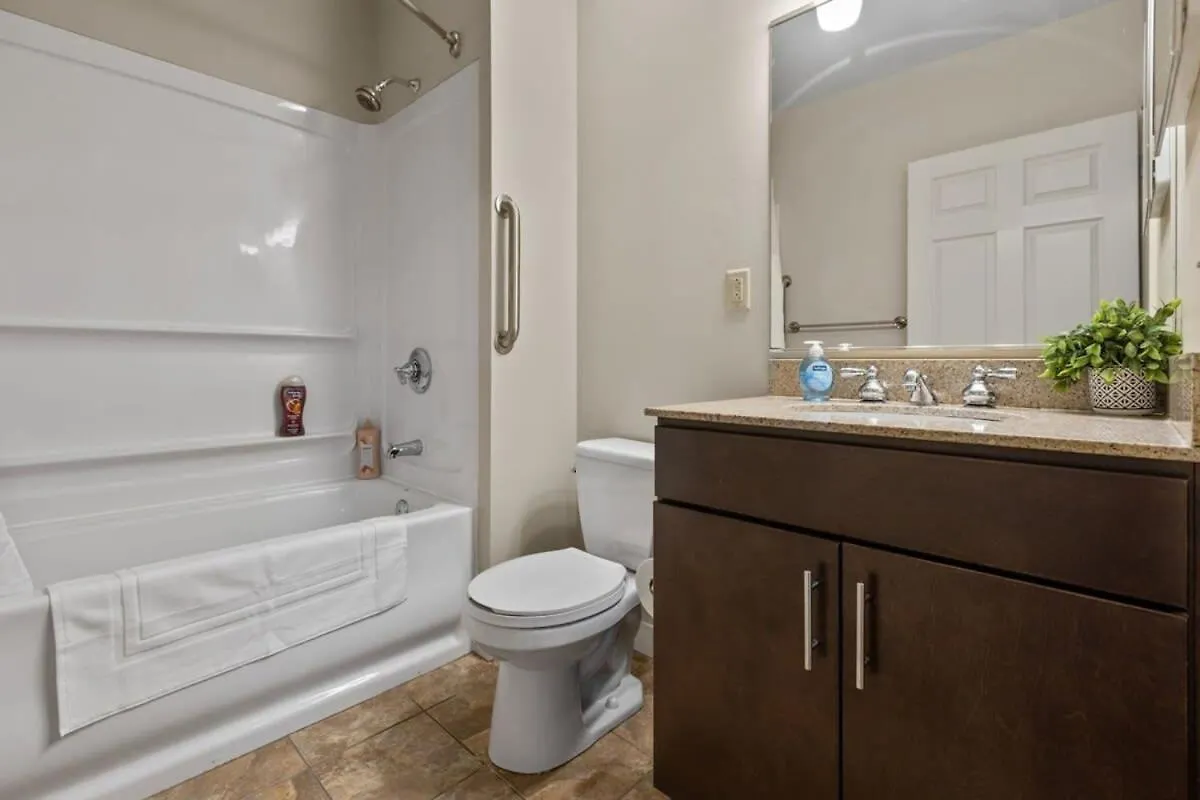 Sleek 2Br Downtown Retreat With Gym Apartment Pittsburgh 0*,