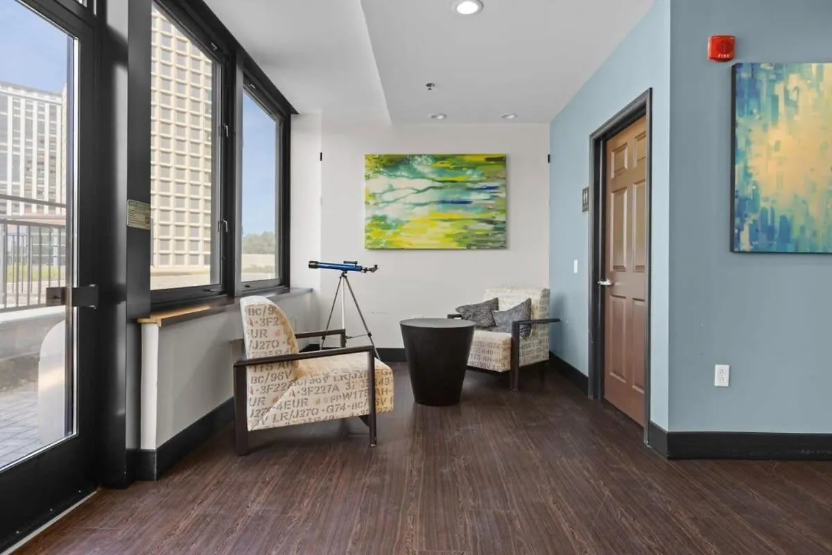 Sleek 2Br Downtown Retreat With Gym location