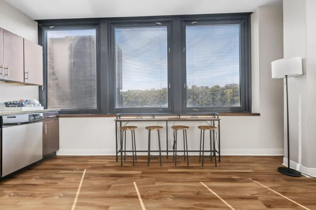 Sleek 2Br Downtown Retreat With Gym Apartment Pittsburgh 0*,  United States